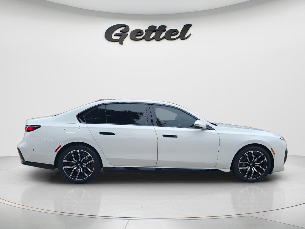 Used 2023 BMW 740i RWD image 4