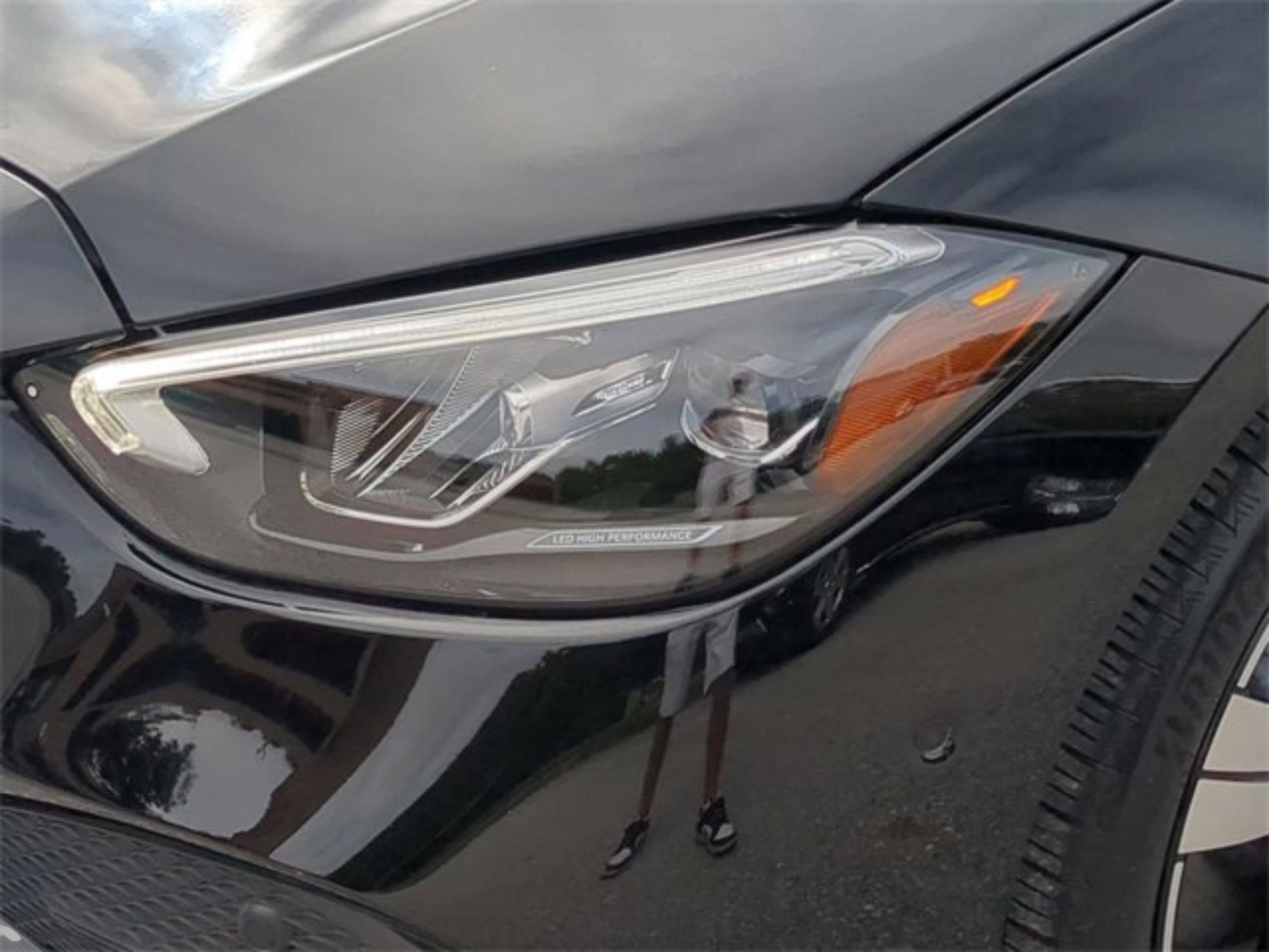 Used 2025 Mercedes-Benz C 300 Sedan image 57