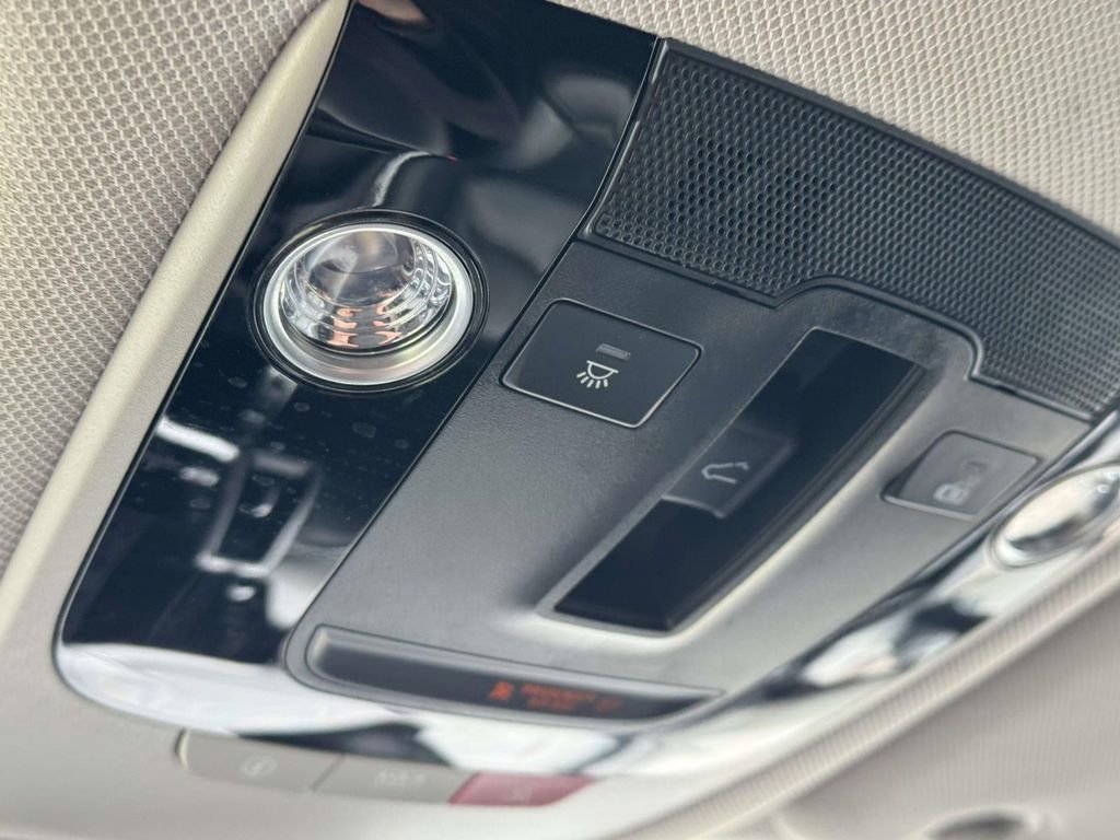 Used 2023 Kia Sorento S w/ Panoramic Sunroof Package image 31