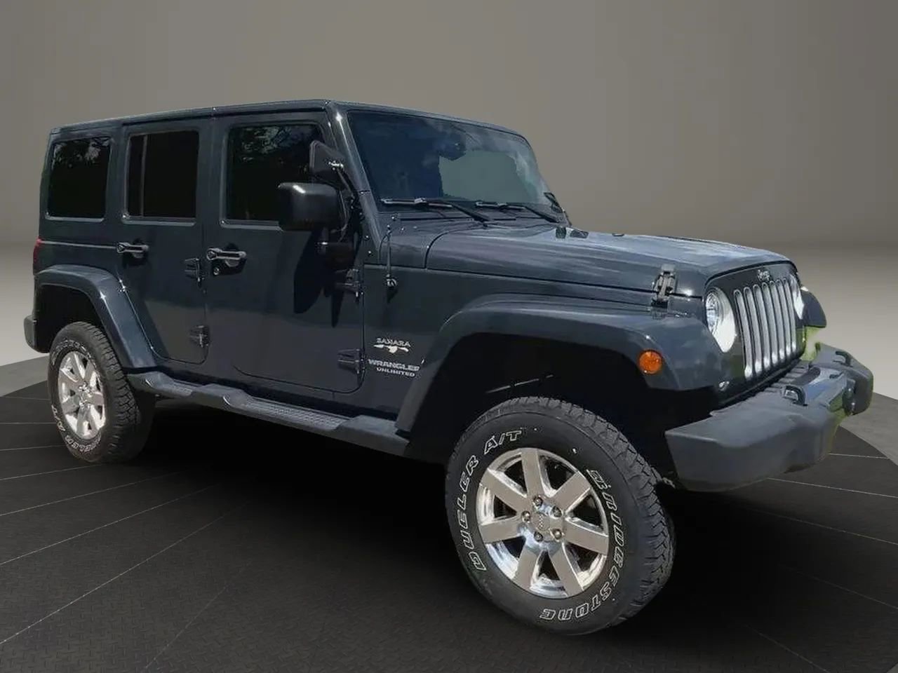 Used 2017 Jeep Wrangler Unlimited Sahara w/ Dual Top Group AWD/4WD image 7