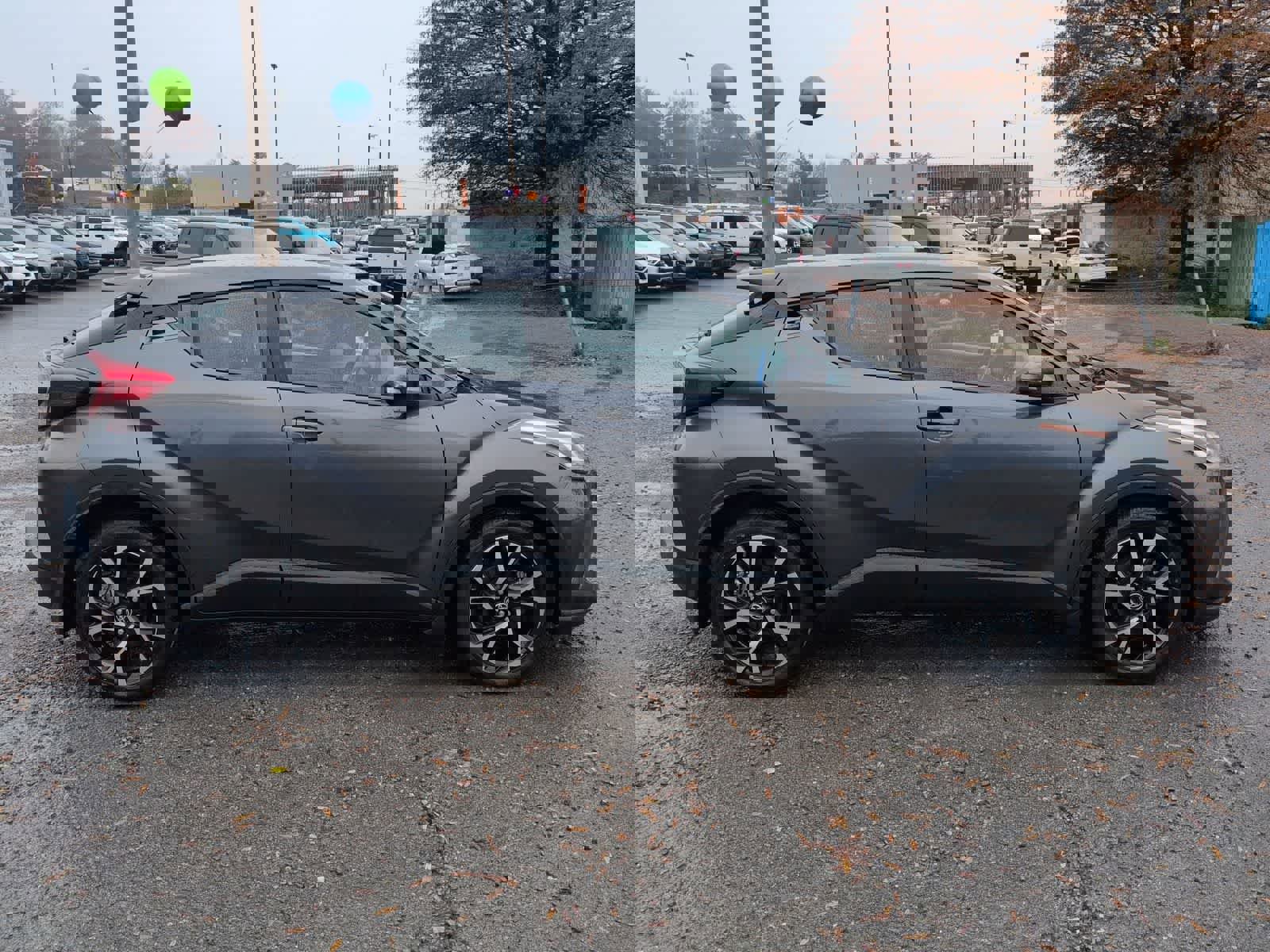 Used 2020 Toyota C-HR XLE image 9
