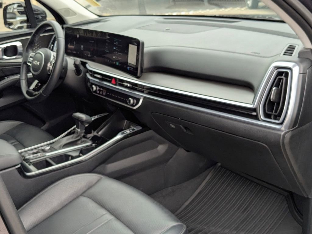 Used 2025 Kia Sorento SX image 33