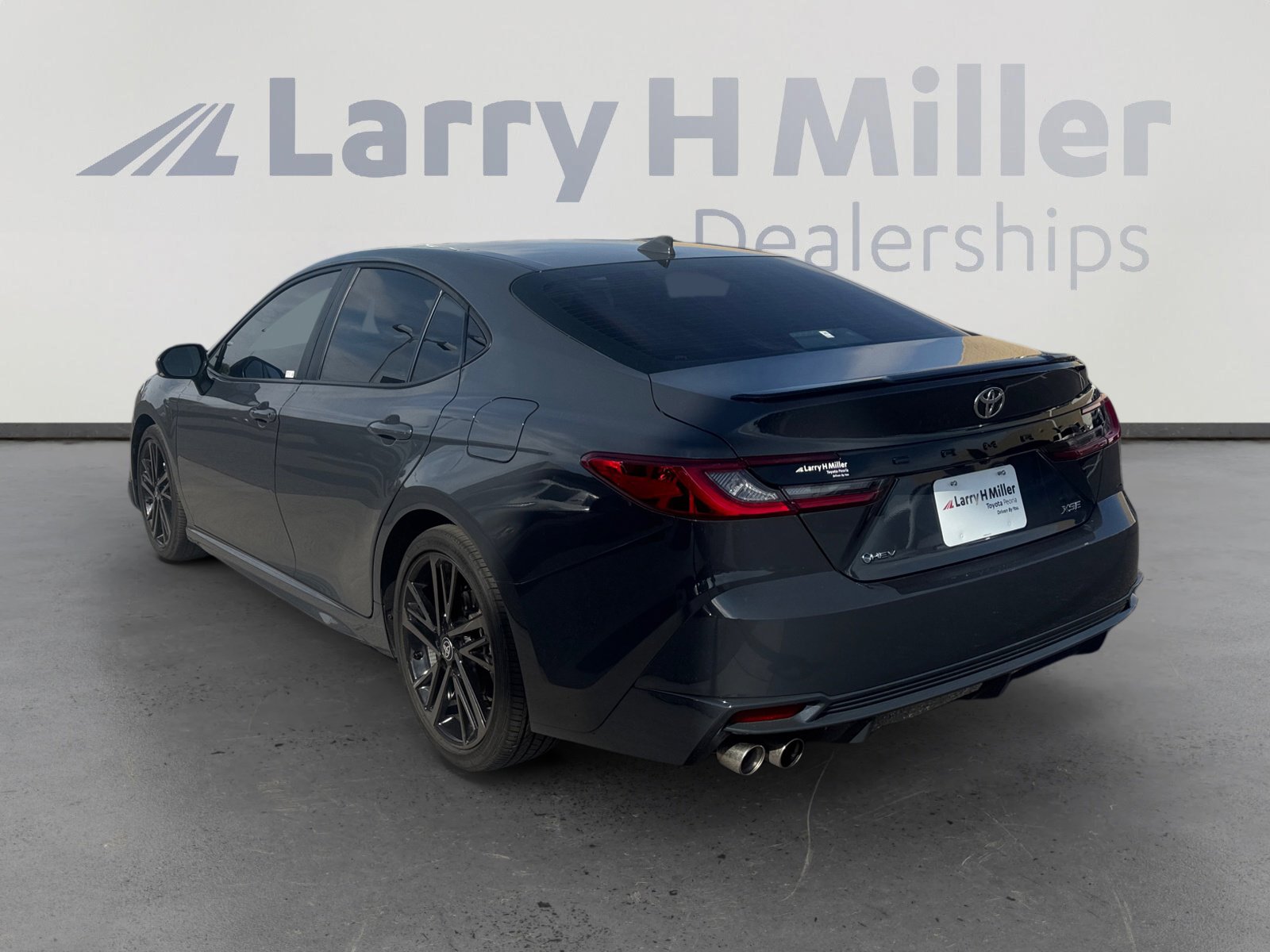 Used 2025 Toyota Camry XSE image 3