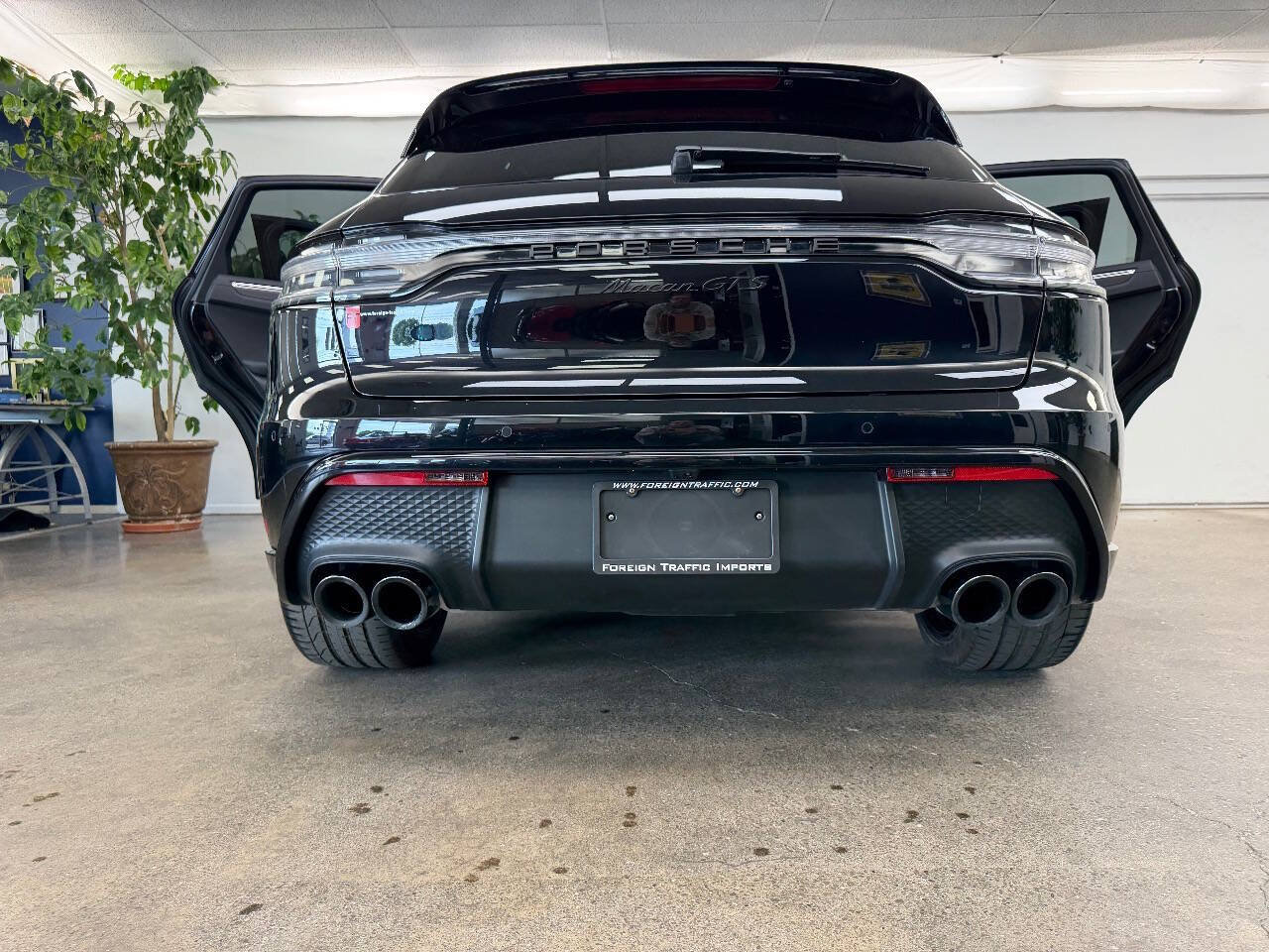Used 2025 Porsche Macan GTS w/ Premium Package Plus (PU3) AWD/4WD image 54