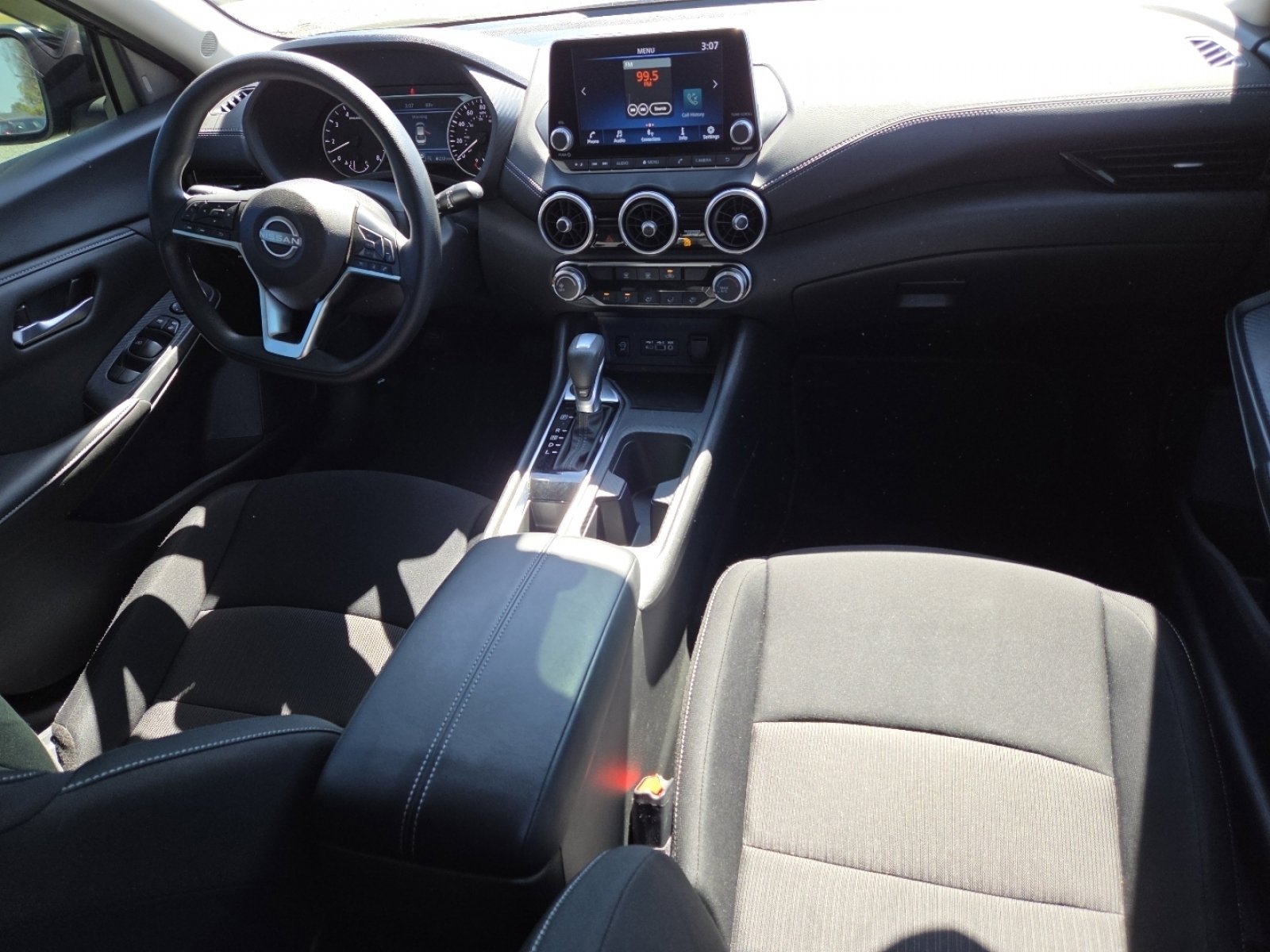 Used 2025 Nissan Sentra SV w/ Trunk Package image 25