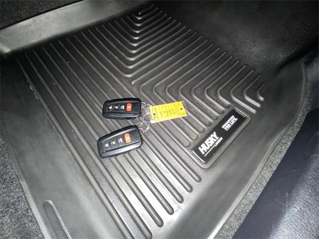 Used 2020 Toyota Camry SE image 29