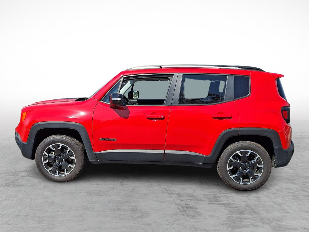 Used 2023 Jeep Renegade Latitude AWD/4WD image 2