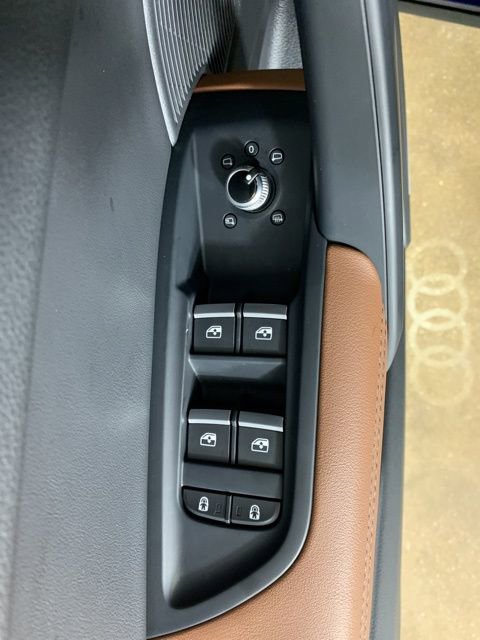 Used 2023 Audi Q5 2.0T Prestige w/ Prestige Package AWD/4WD image 17