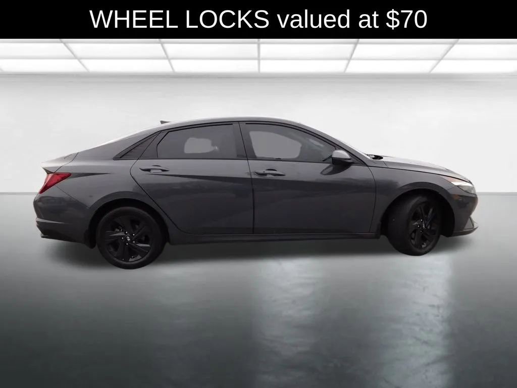 Used 2023 Hyundai Elantra SEL image 4