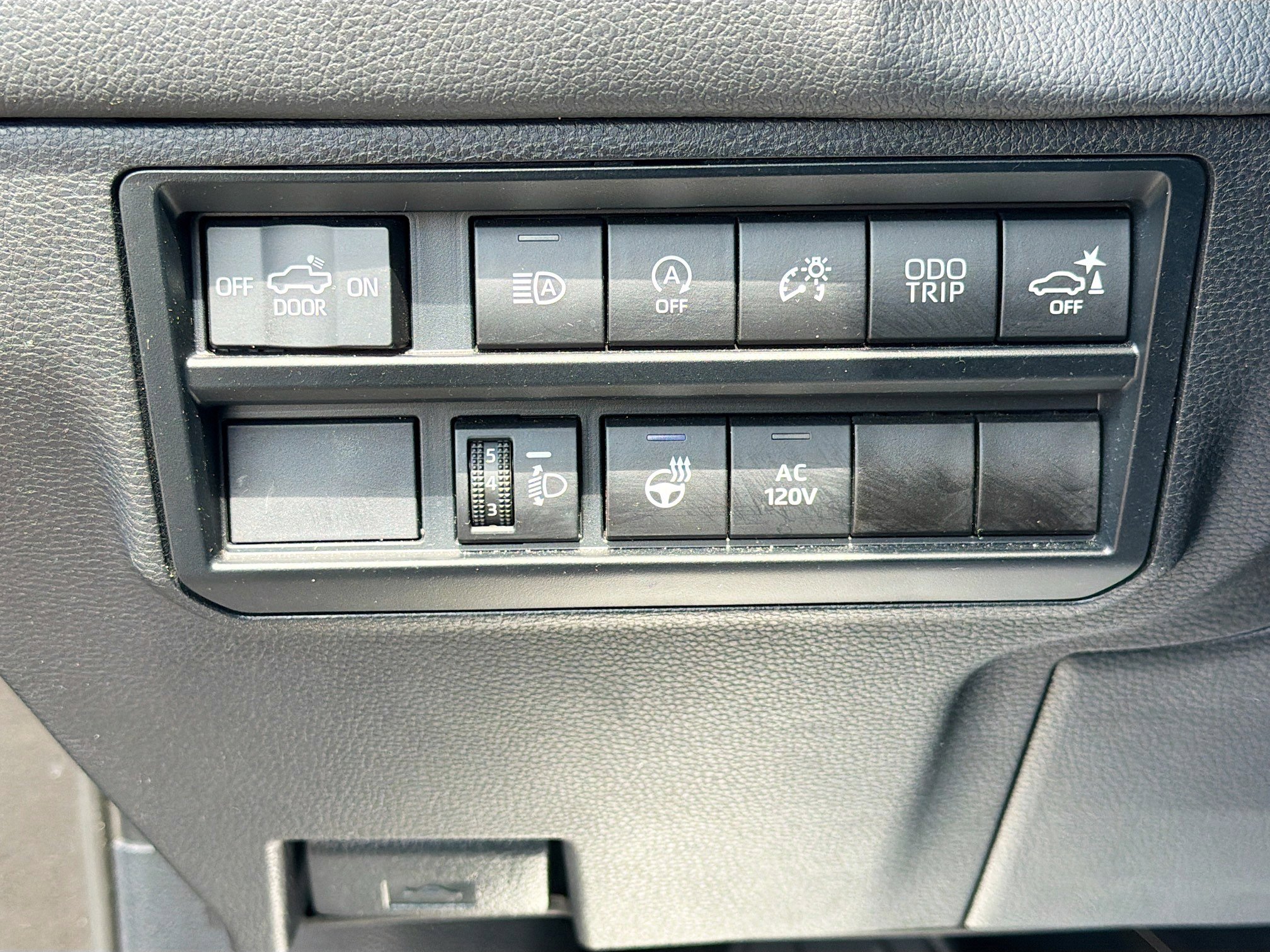 Used 2024 Toyota Tundra Limited w/ Power Package RWD image 33