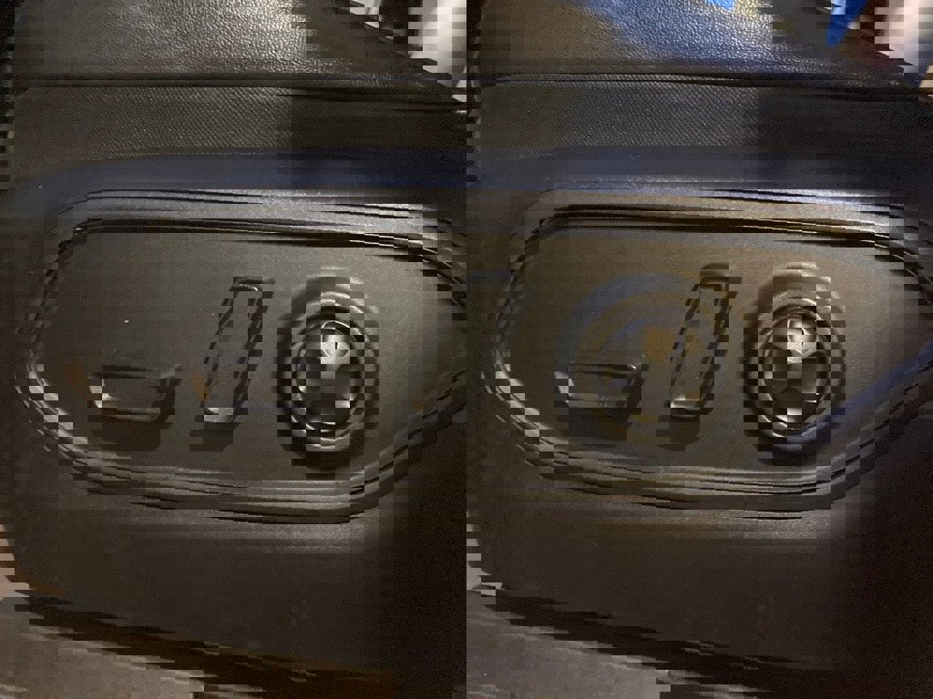 Used 2023 Jeep Grand Cherokee L Laredo image 13