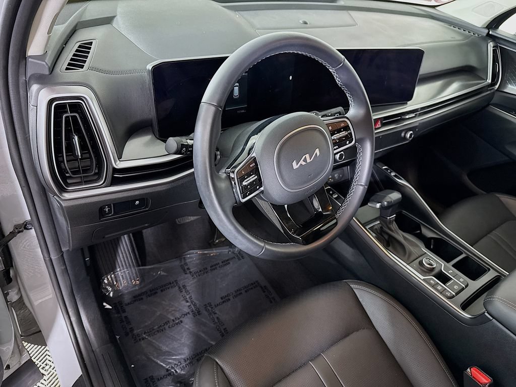 Used 2025 Kia Sorento S AWD/4WD image 18