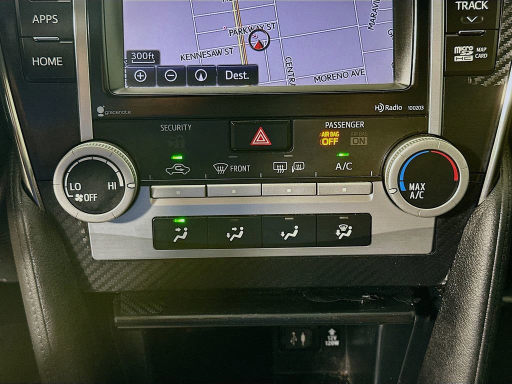 Used 2014 Toyota Camry SE w/ Leather Package FWD image 19