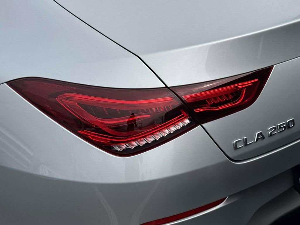 Used 2021 Mercedes-Benz CLA 250 4MATIC image 10