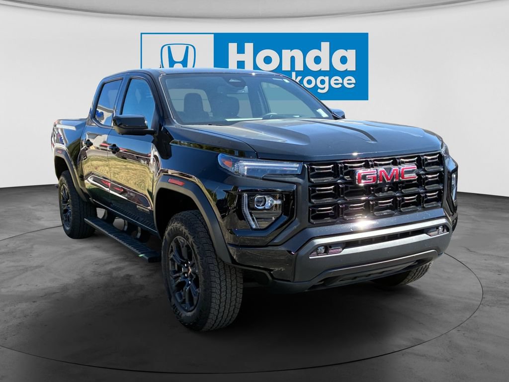 Used 2025 GMC Canyon Elevation w/ Convenience Package AWD/4WD image 3