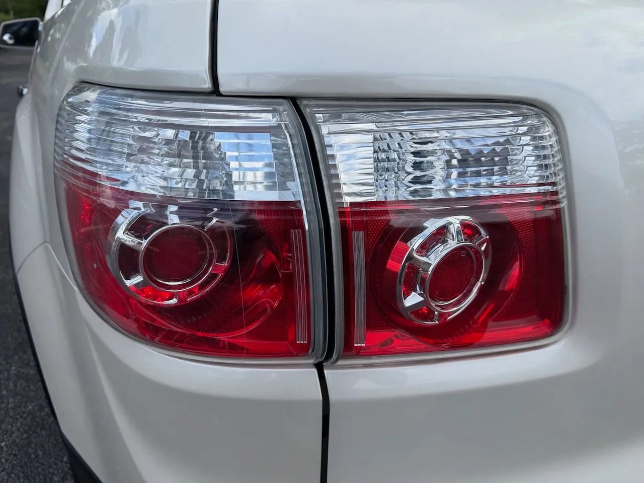 Used 2011 GMC Acadia SLT image 33