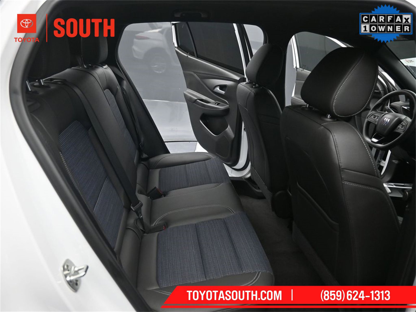 Used 2025 Buick Envista Preferred w/ Convenience II Package image 32