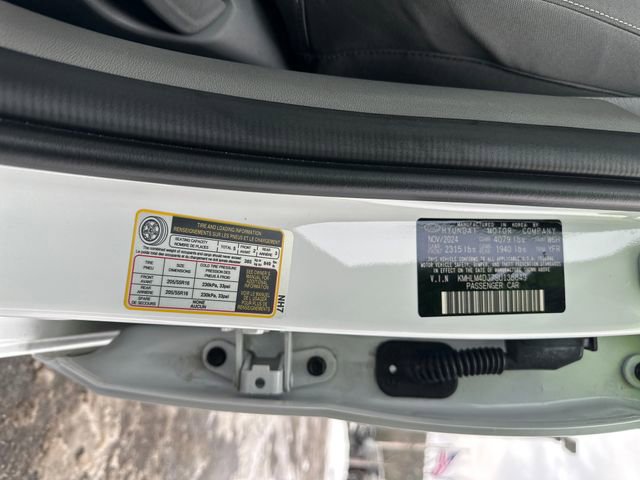 Certified 2025 Hyundai Elantra Blue image 26