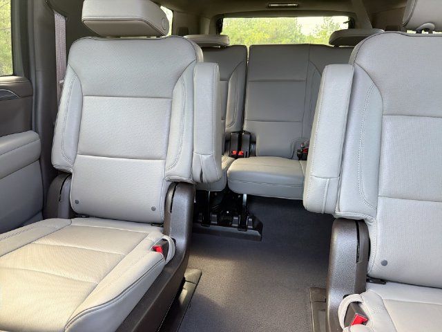 Certified 2023 GMC Yukon XL SLT w/ SLT Premium Package AWD/4WD image 26