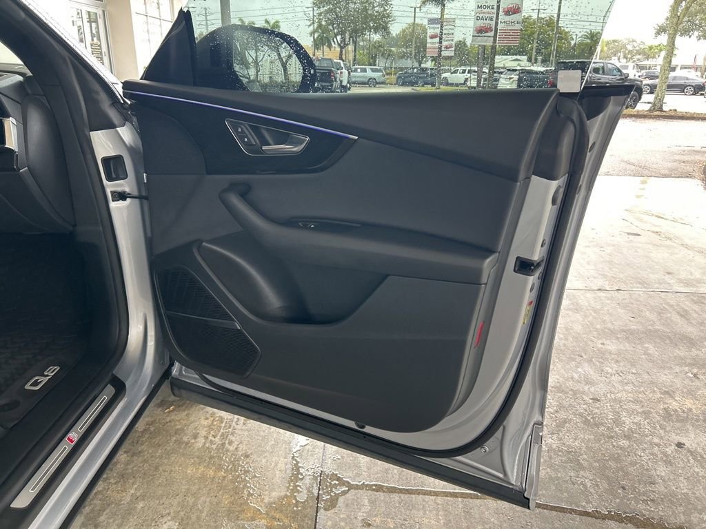 Used 2019 Audi Q8 Premium Plus image 24