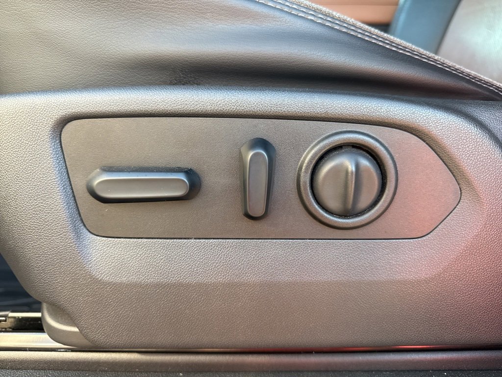 Used 2019 Chevrolet Silverado 1500 High Country w/ High Country Premium Package image 36