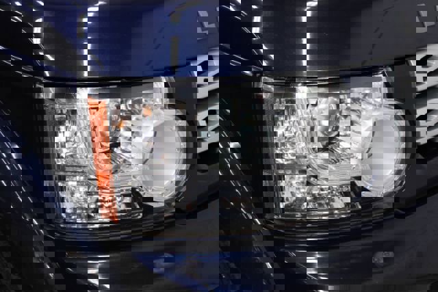 Used 2013 Land Rover LR4 HSE image 28