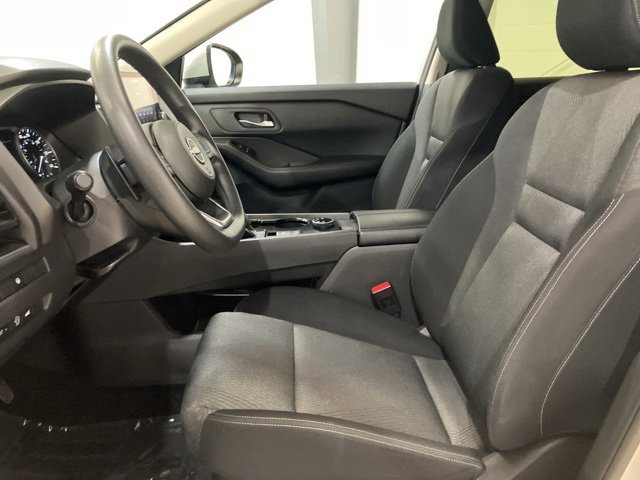 Used 2024 Nissan Rogue SV image 11