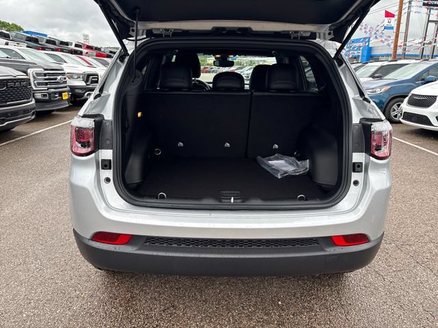 New 2026 Jeep Compass Latitude AWD/4WD image 24