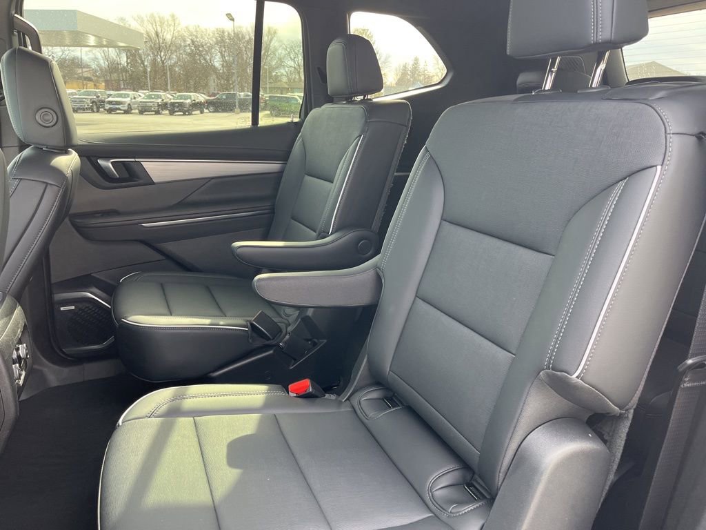 Used 2025 Buick Enclave Preferred image 13