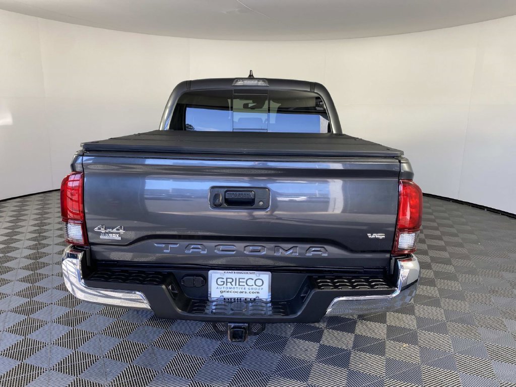 Used 2022 Toyota Tacoma SR5 AWD/4WD image 7