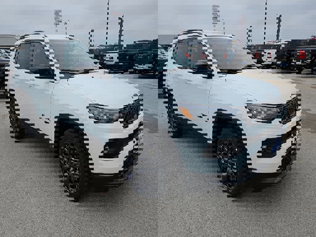 New 2026 Jeep Compass Latitude image 9