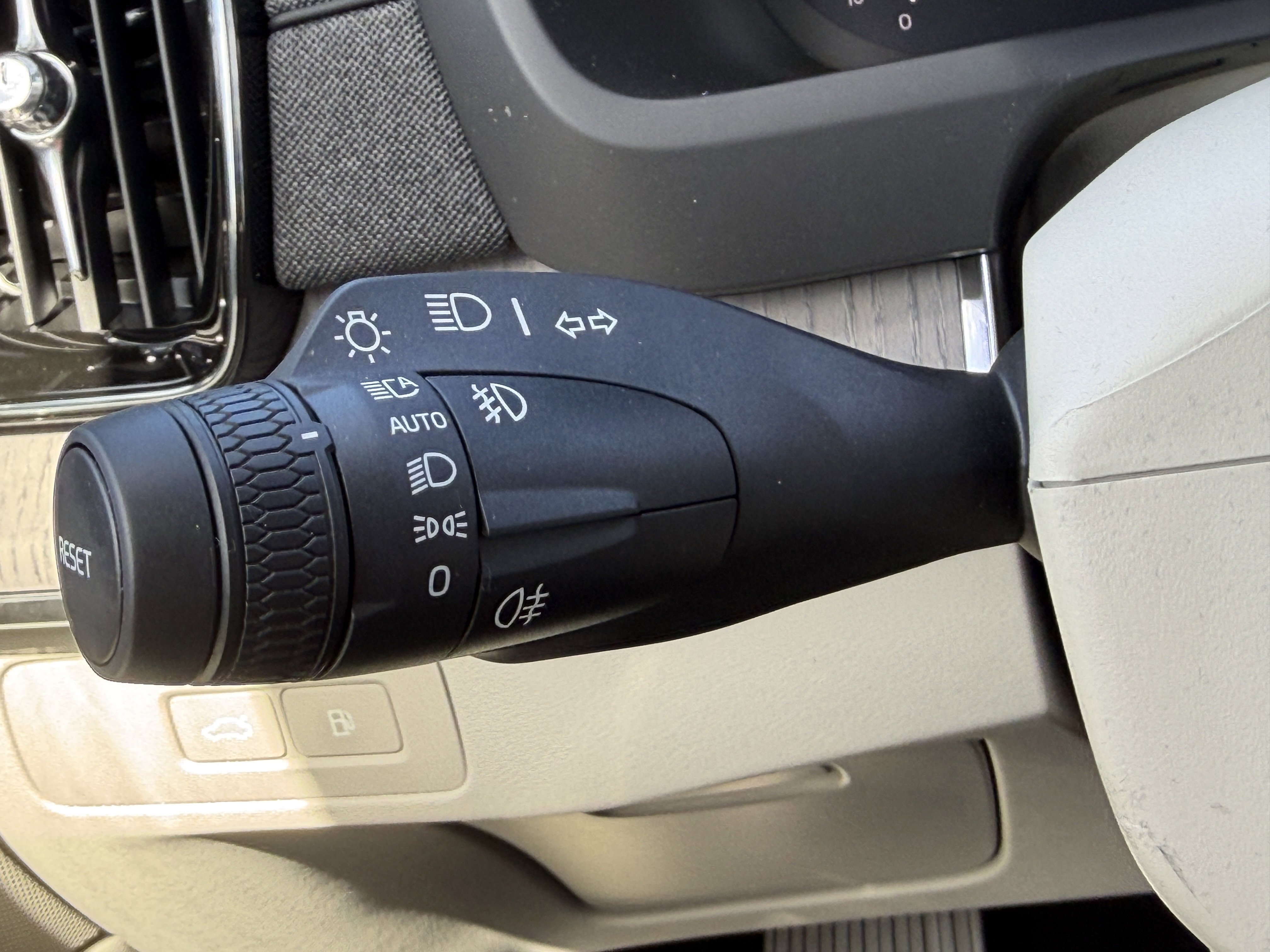New 2026 Volvo XC90 T8 Ultra w/ Protection Package image 27