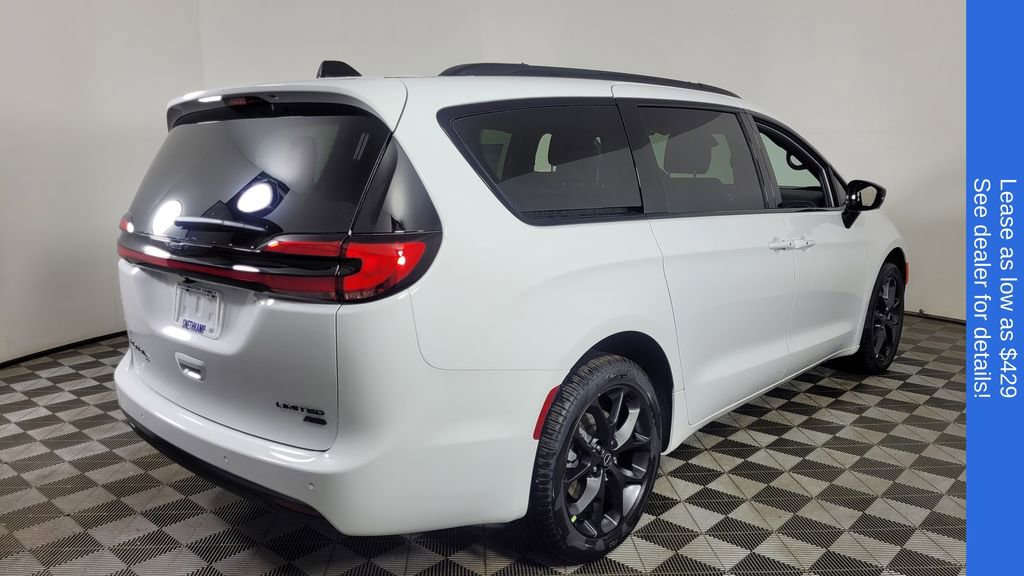 New 2026 Chrysler Pacifica Limited w/ S Appearance Package image 7