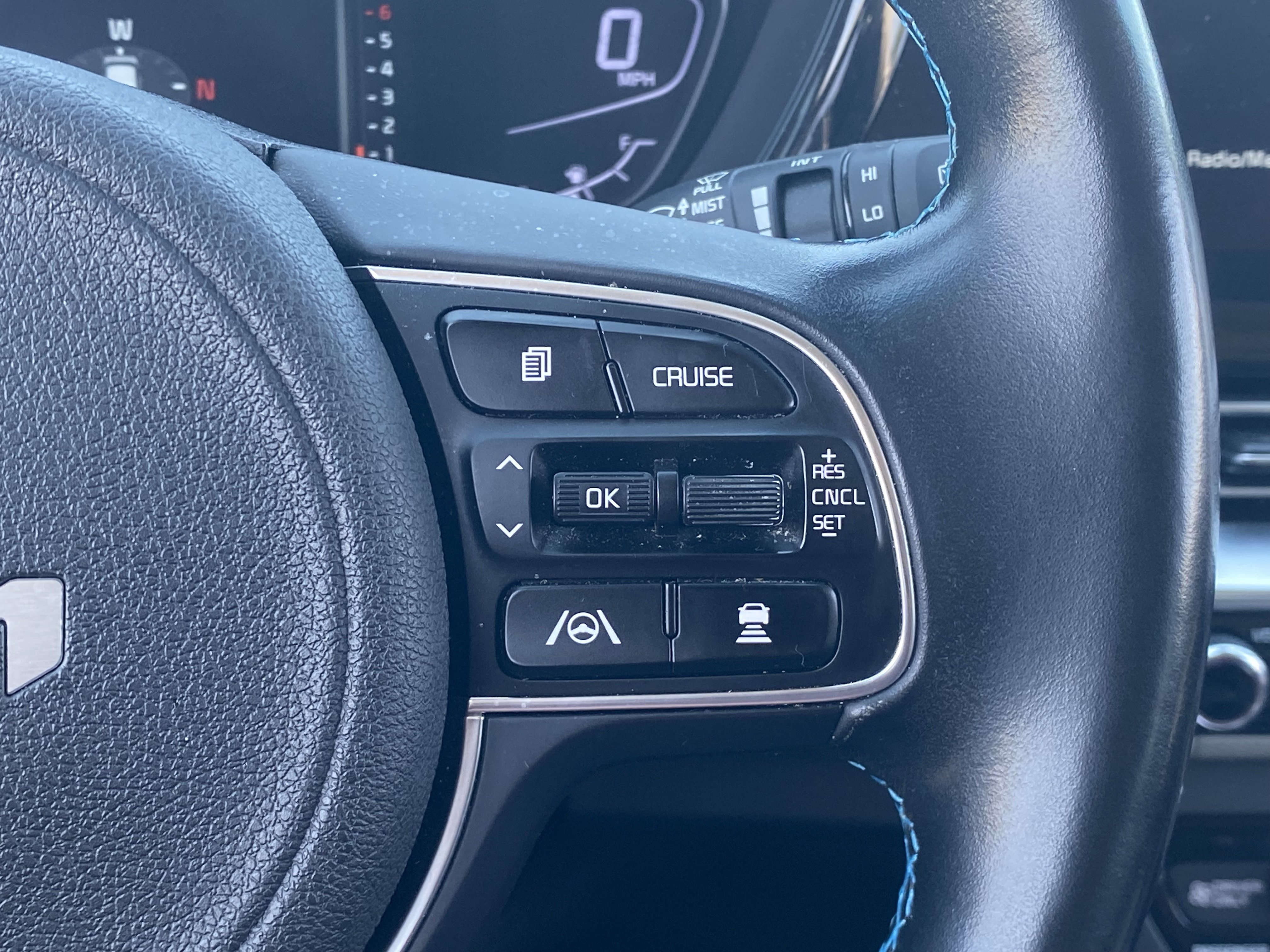 Used 2022 Kia Niro EX Premium FWD image 23