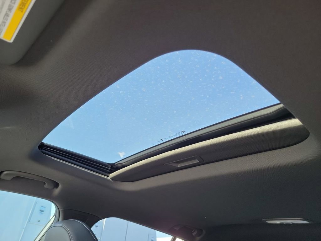 New 2026 Chevrolet Trax RS w/ Sunroof Package image 11