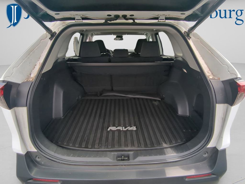Used 2023 Toyota RAV4 XLE w/ Convenience Package image 10