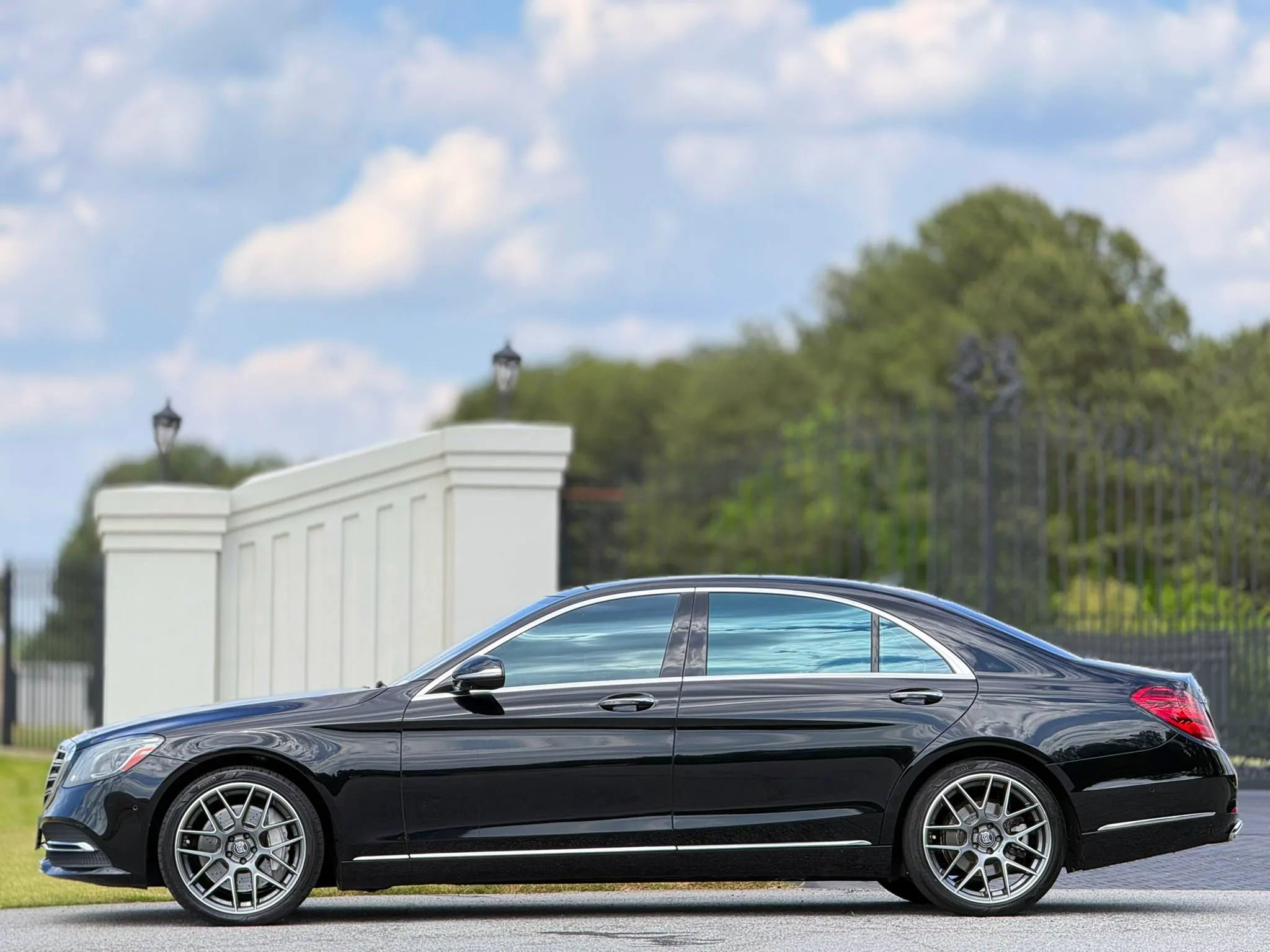 Used 2020 Mercedes-Benz S 450 Sedan image 7