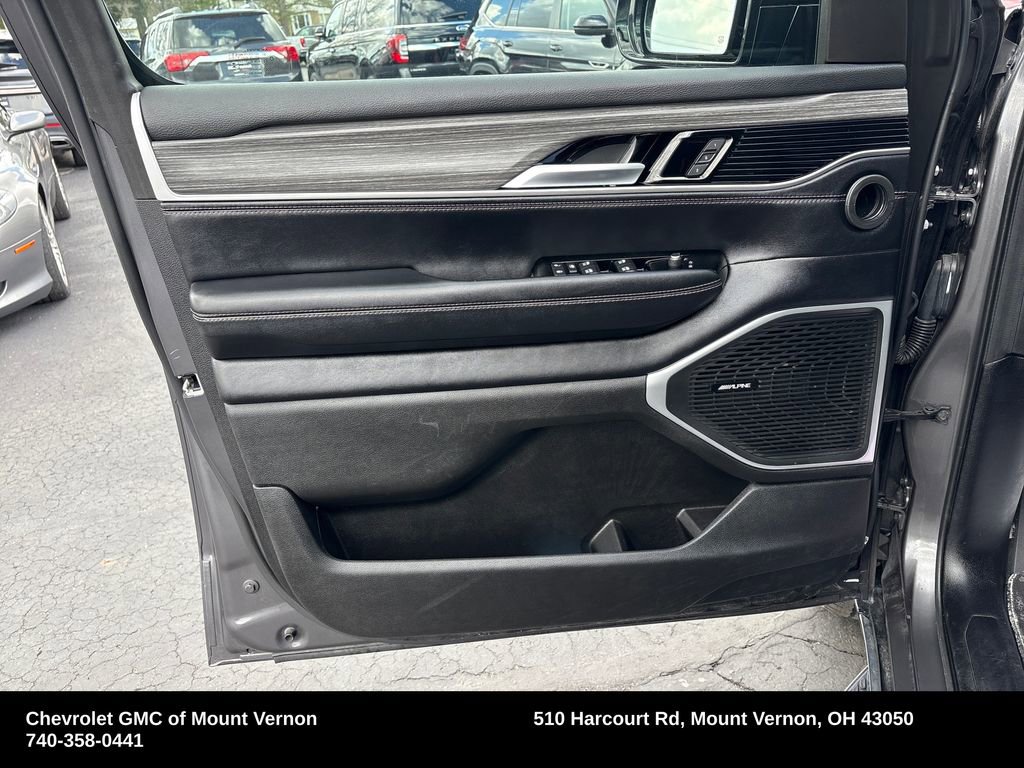 Used 2024 Jeep Wagoneer Series II AWD/4WD image 13