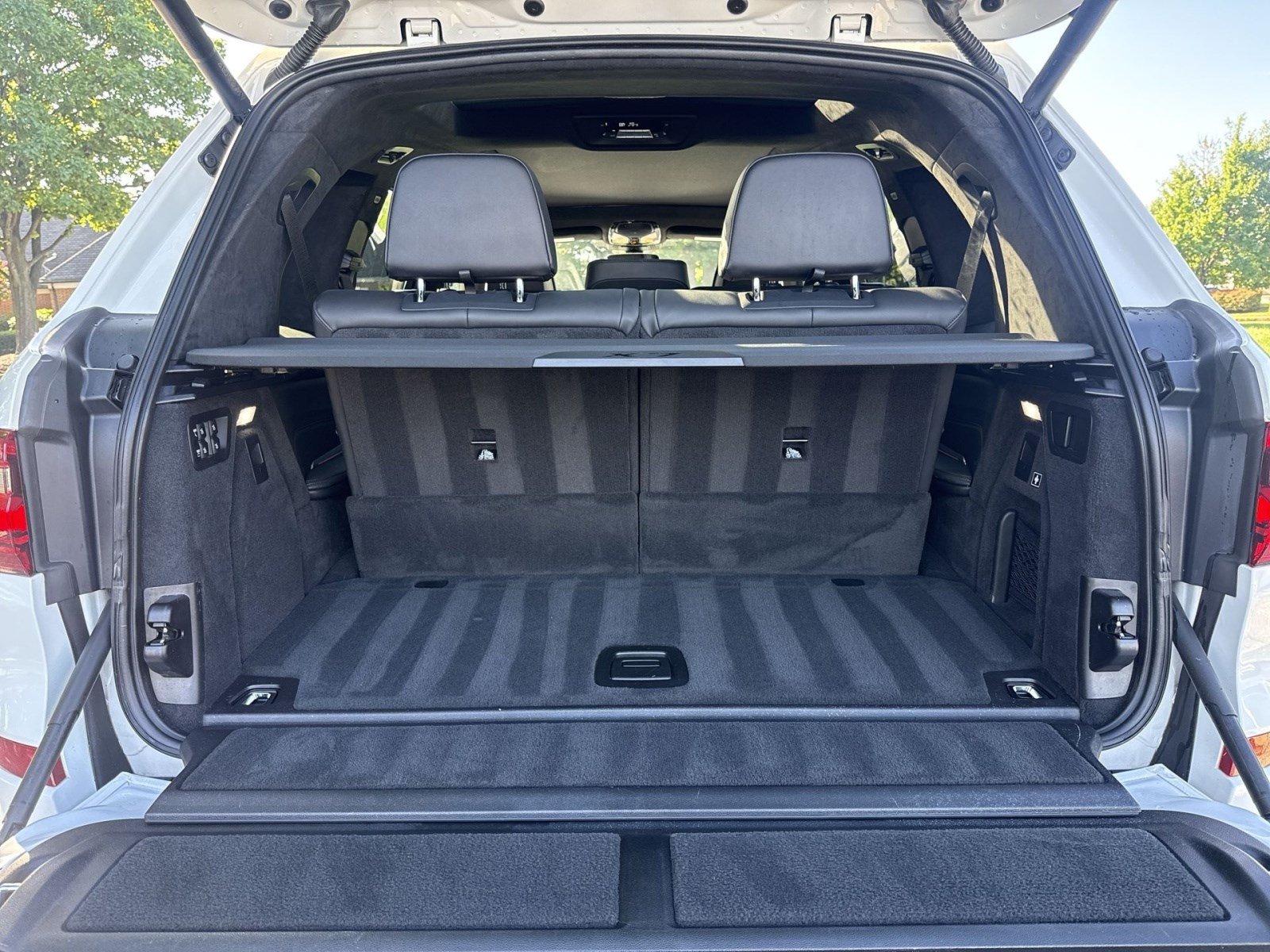 Used 2022 BMW X7 M50i AWD/4WD image 26