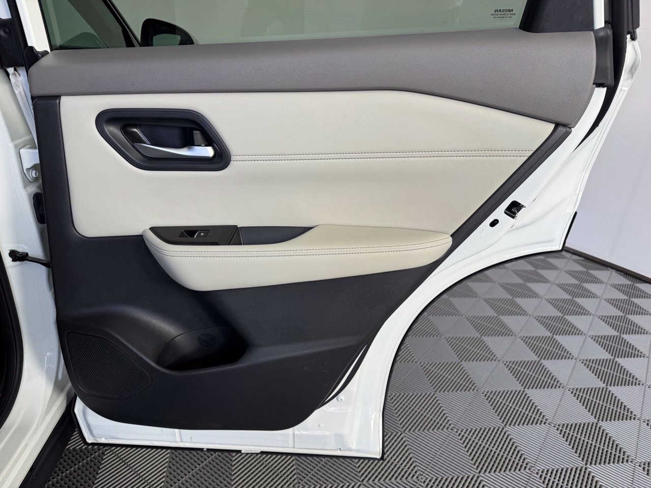 Used 2023 Nissan Rogue SL AWD/4WD image 31