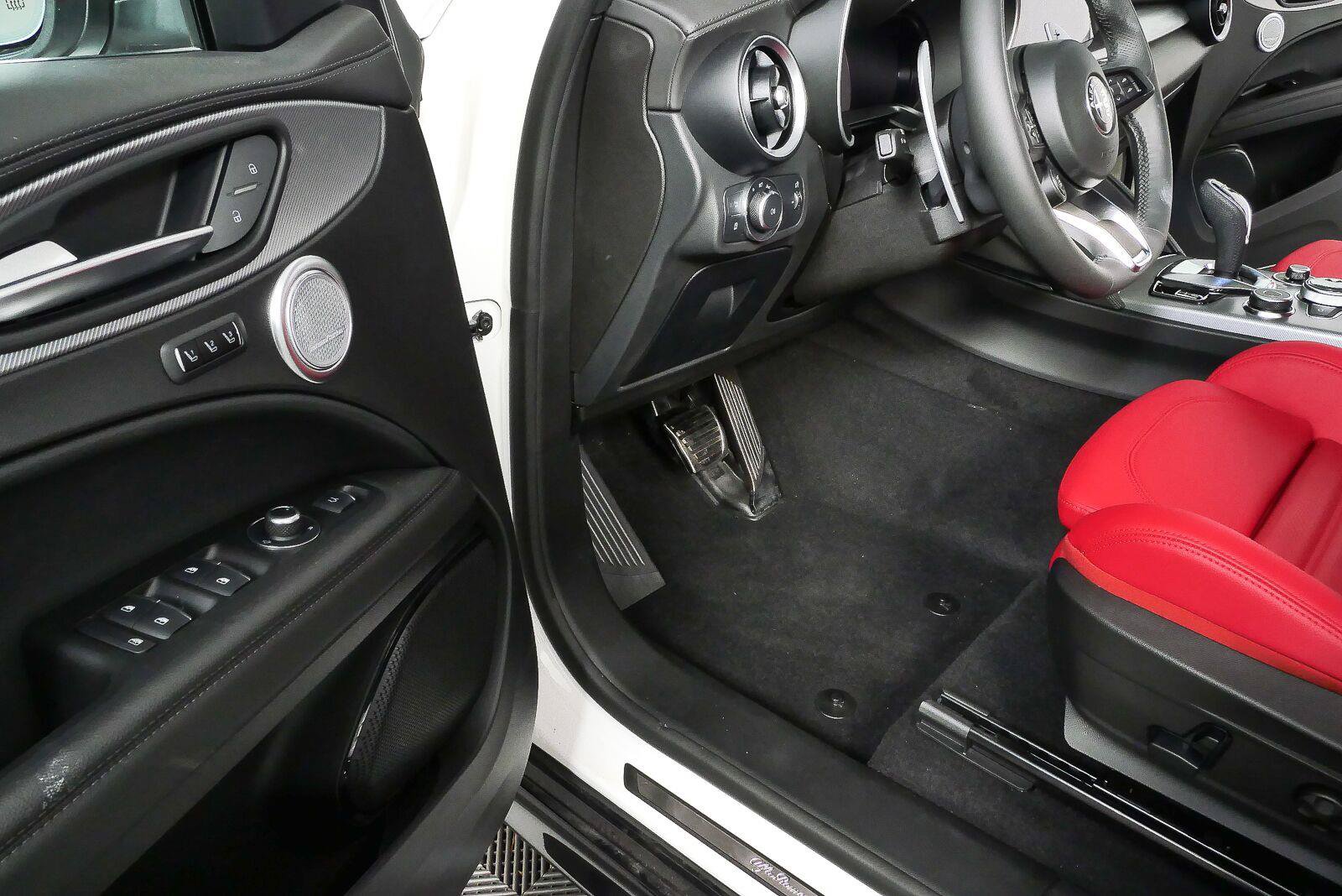 New 2026 Alfa Romeo Stelvio Sprint AWD/4WD image 8