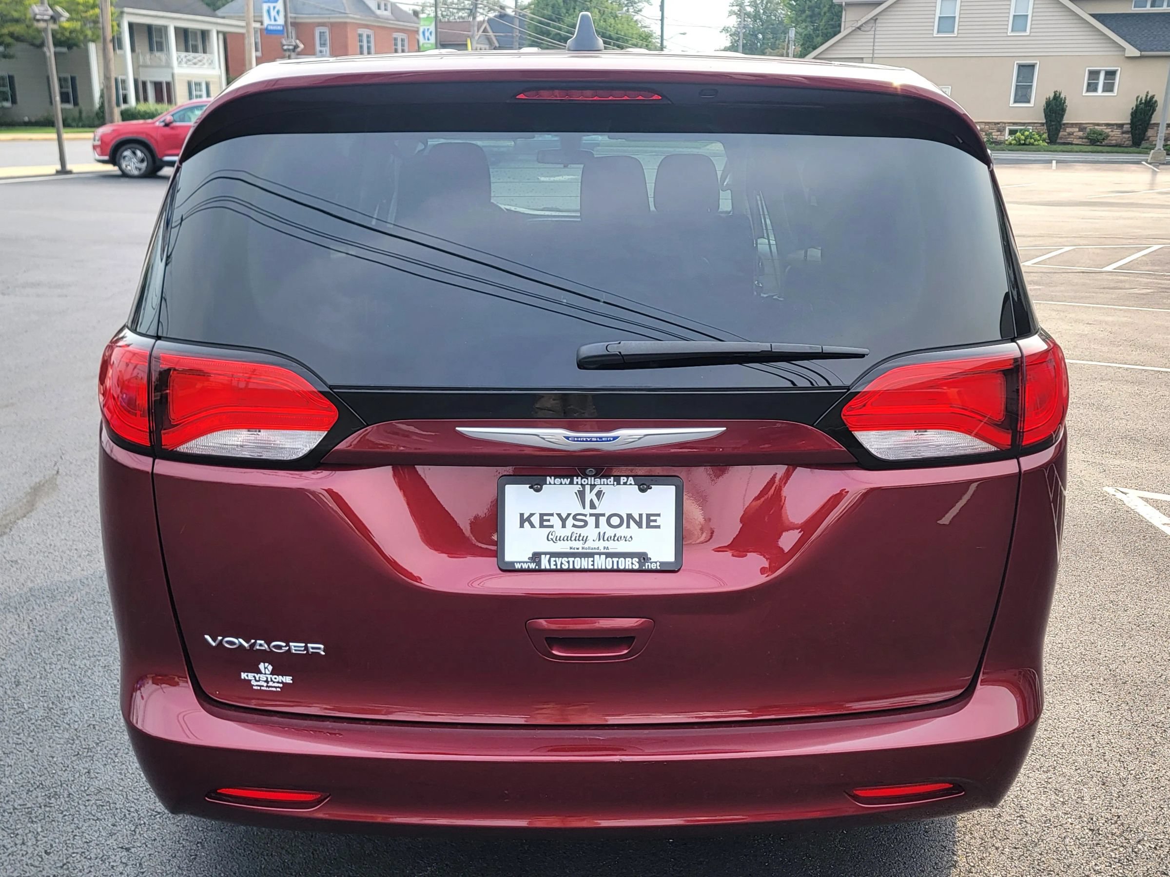 Used 2020 Chrysler Voyager L FWD image 6