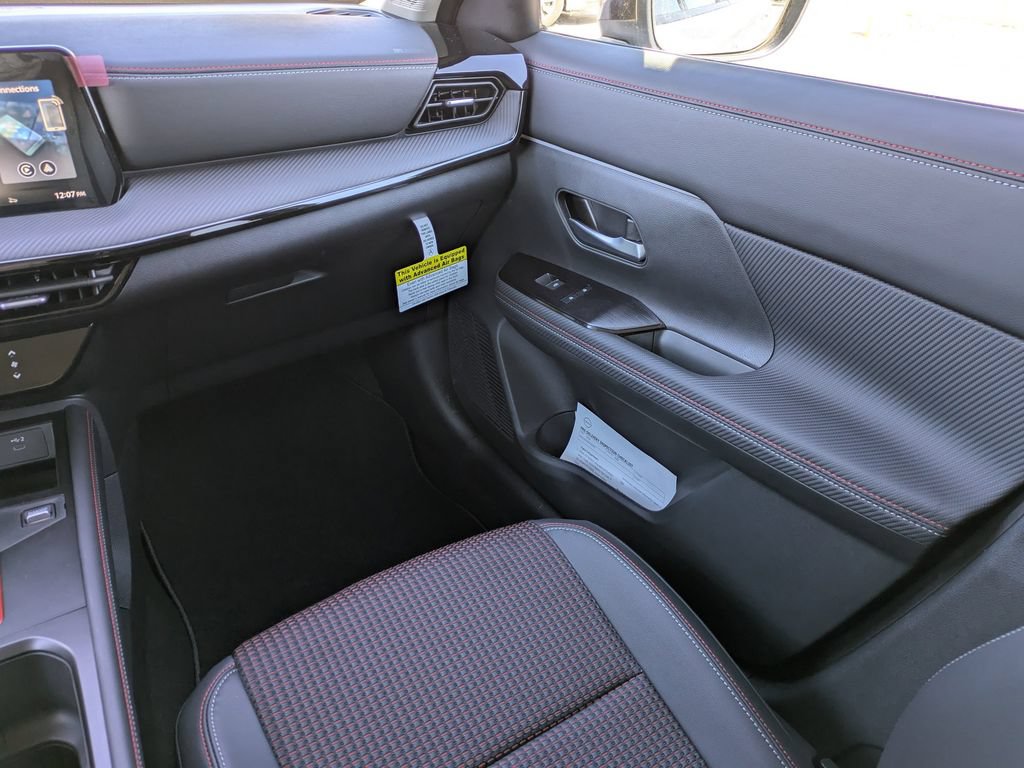 New 2026 Nissan Kicks SR w/ Cold Weather Package FWD image 17