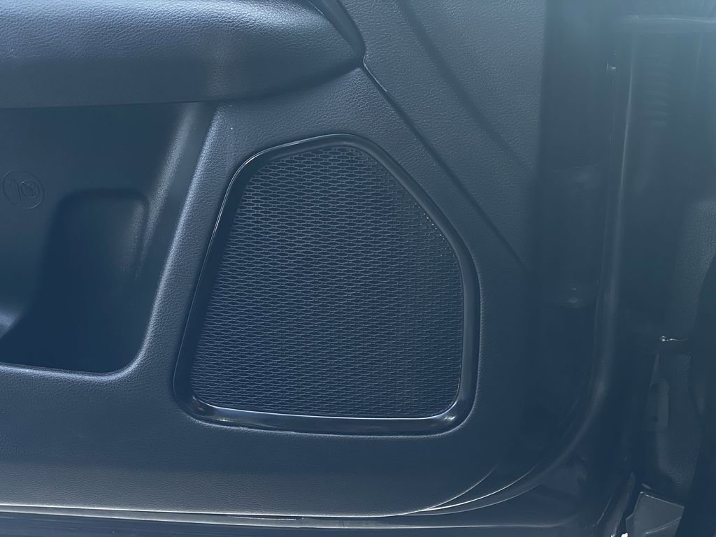 Used 2023 Jeep Compass Limited image 28