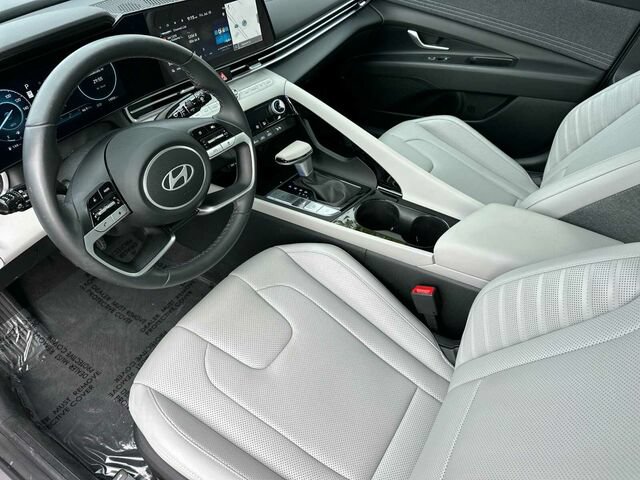 Used 2024 Hyundai Elantra Limited FWD image 10