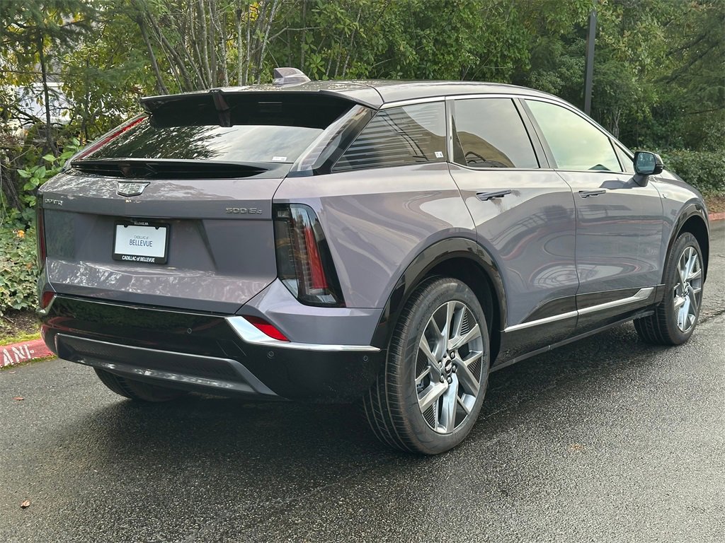 New 2026 Cadillac Optiq Luxury 2 image 5