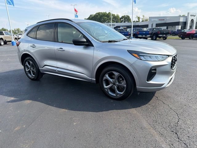 Used 2024 Ford Escape ST-Line w/ Tech Pack #1 AWD/4WD image 2