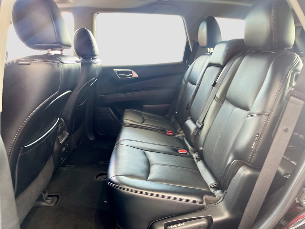 Used 2020 Nissan Pathfinder Platinum FWD image 25