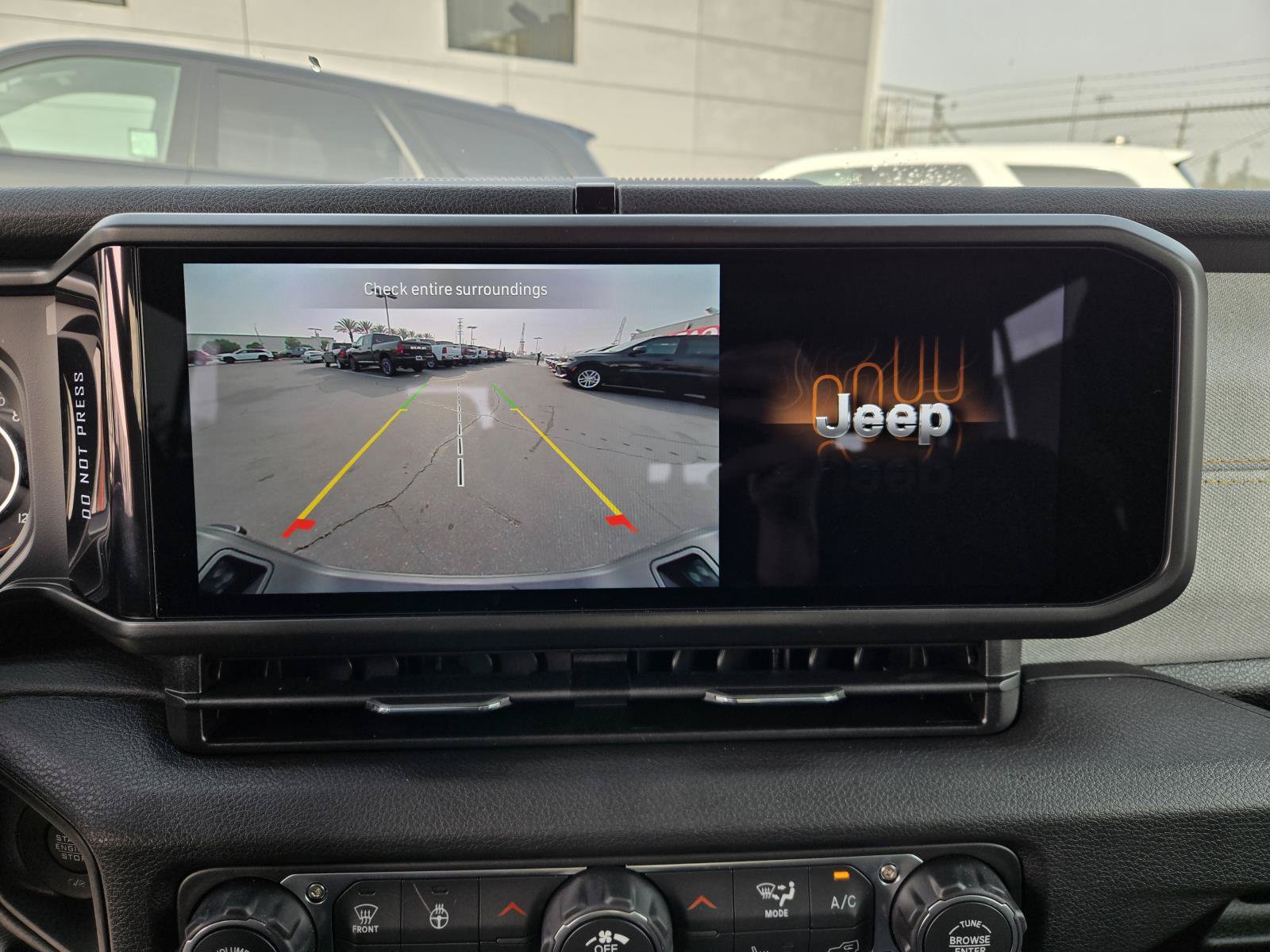 New 2026 Jeep Gladiator Sport AWD/4WD image 8