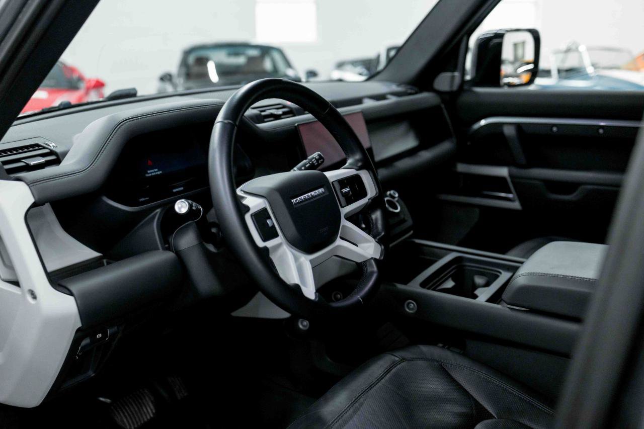 Used 2023 Land Rover Defender 130 SE image 2